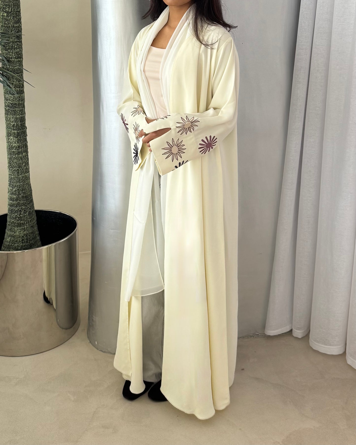 Solea Abaya