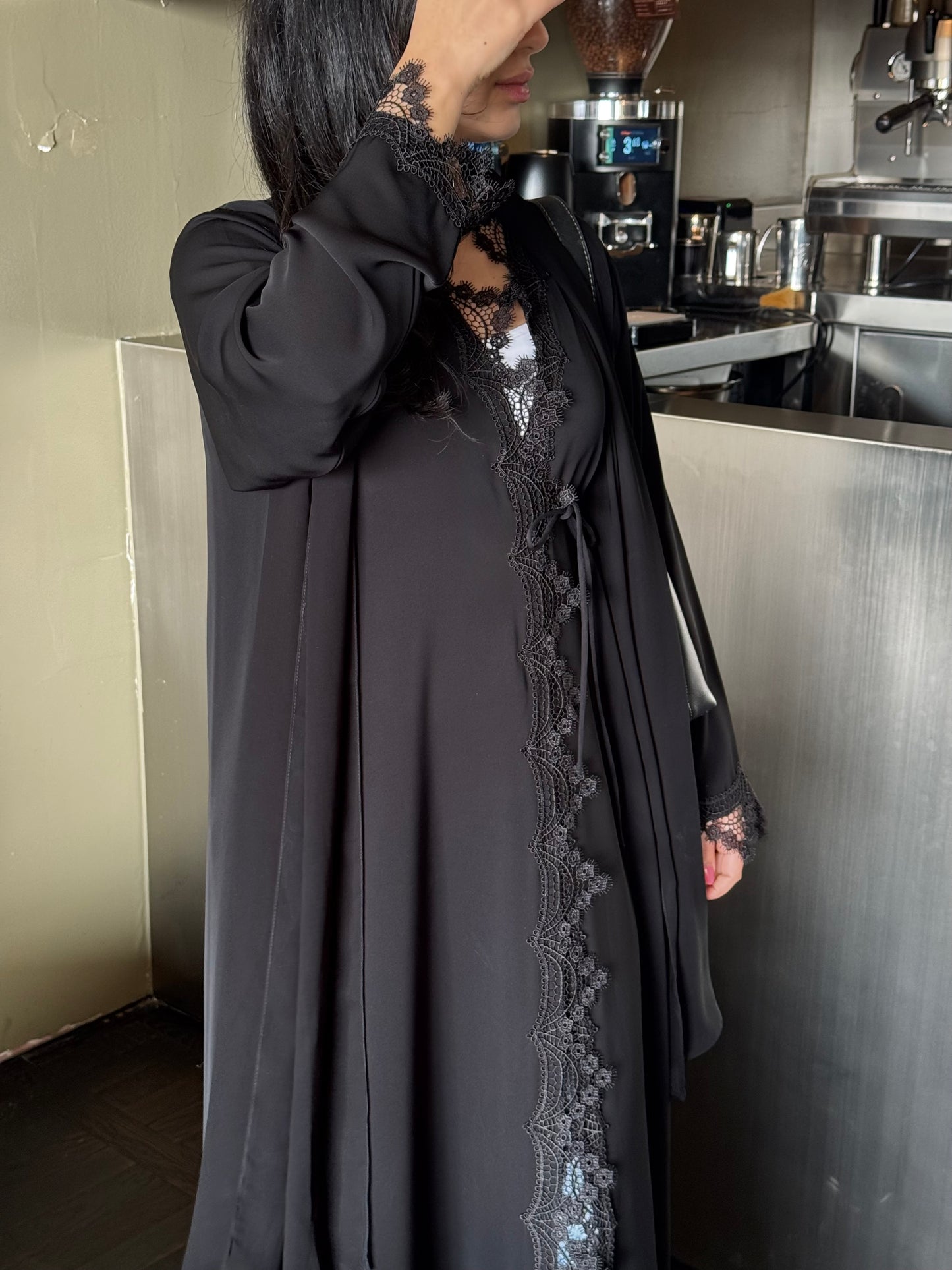 Amna Abaya
