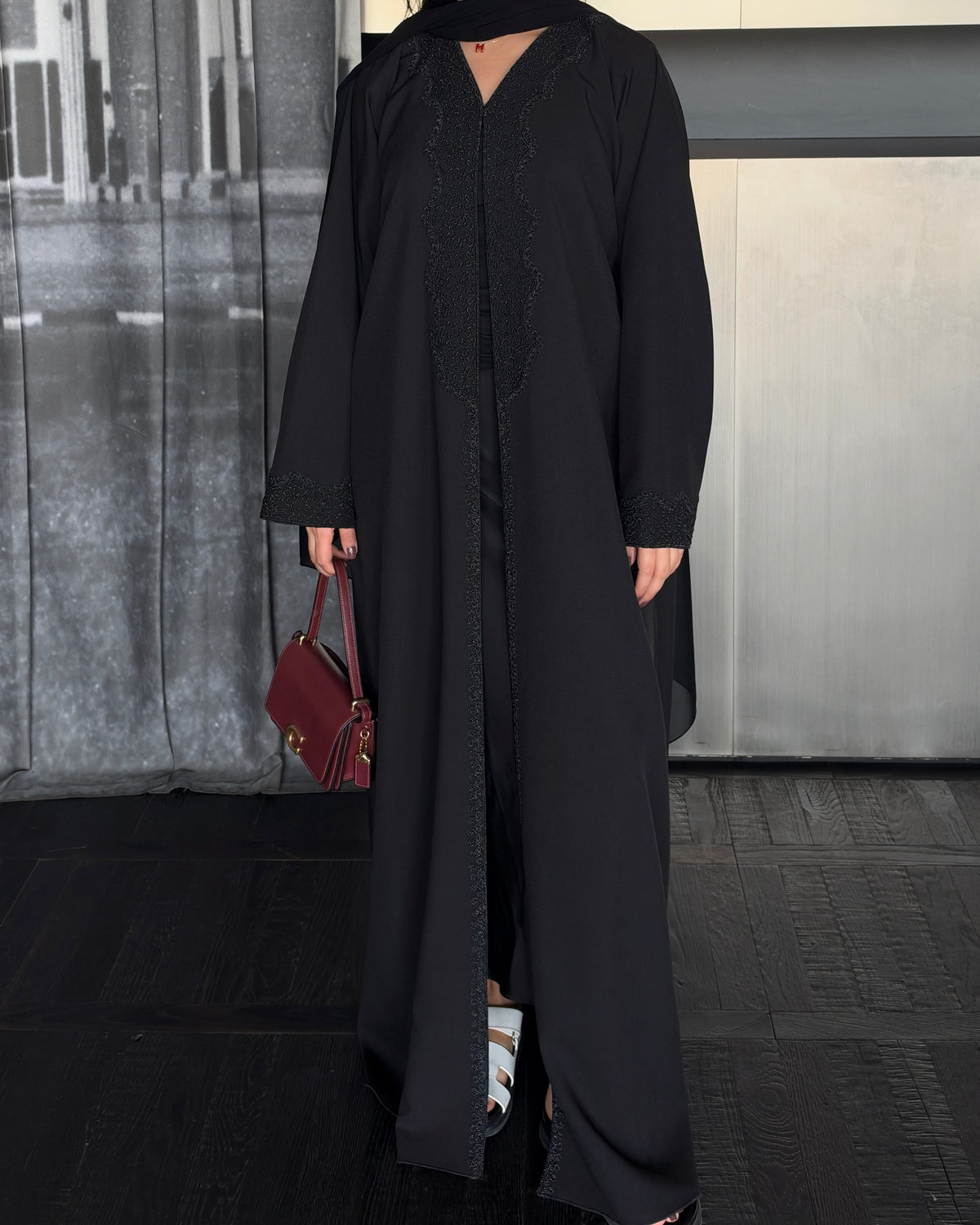 Threads Abaya